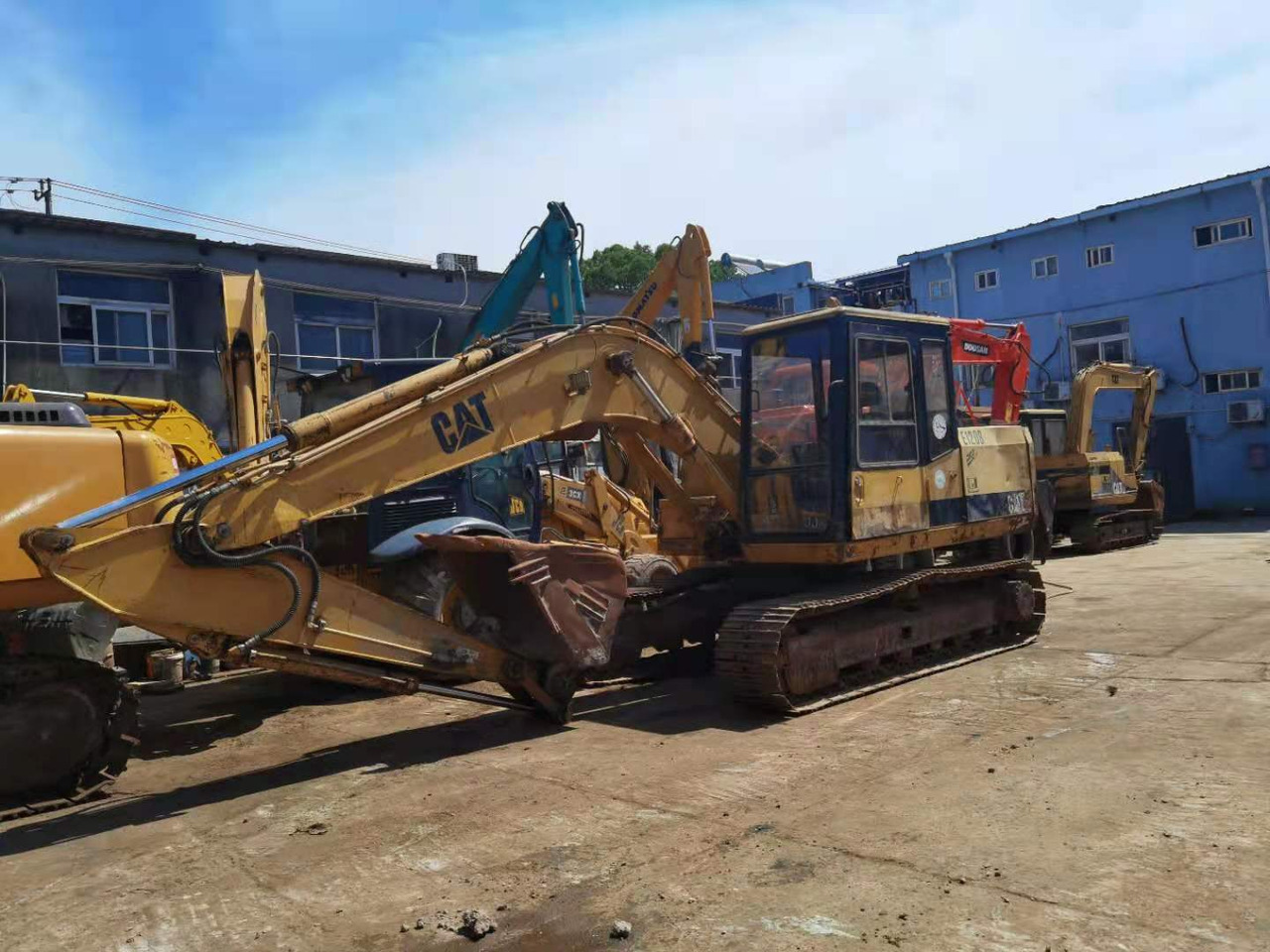 CATERPILLAR E120B - Rýpadlo: obrázok 2 CATERPILLAR E120B - Rýpadlo: obrázok 2