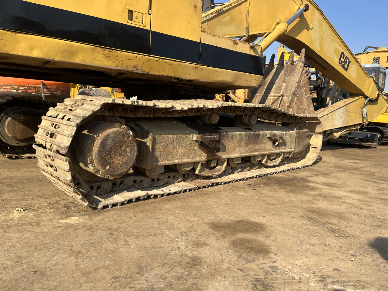 CATERPILLAR E200 - Rýpadlo: obrázok 4 CATERPILLAR E200 - Rýpadlo: obrázok 4