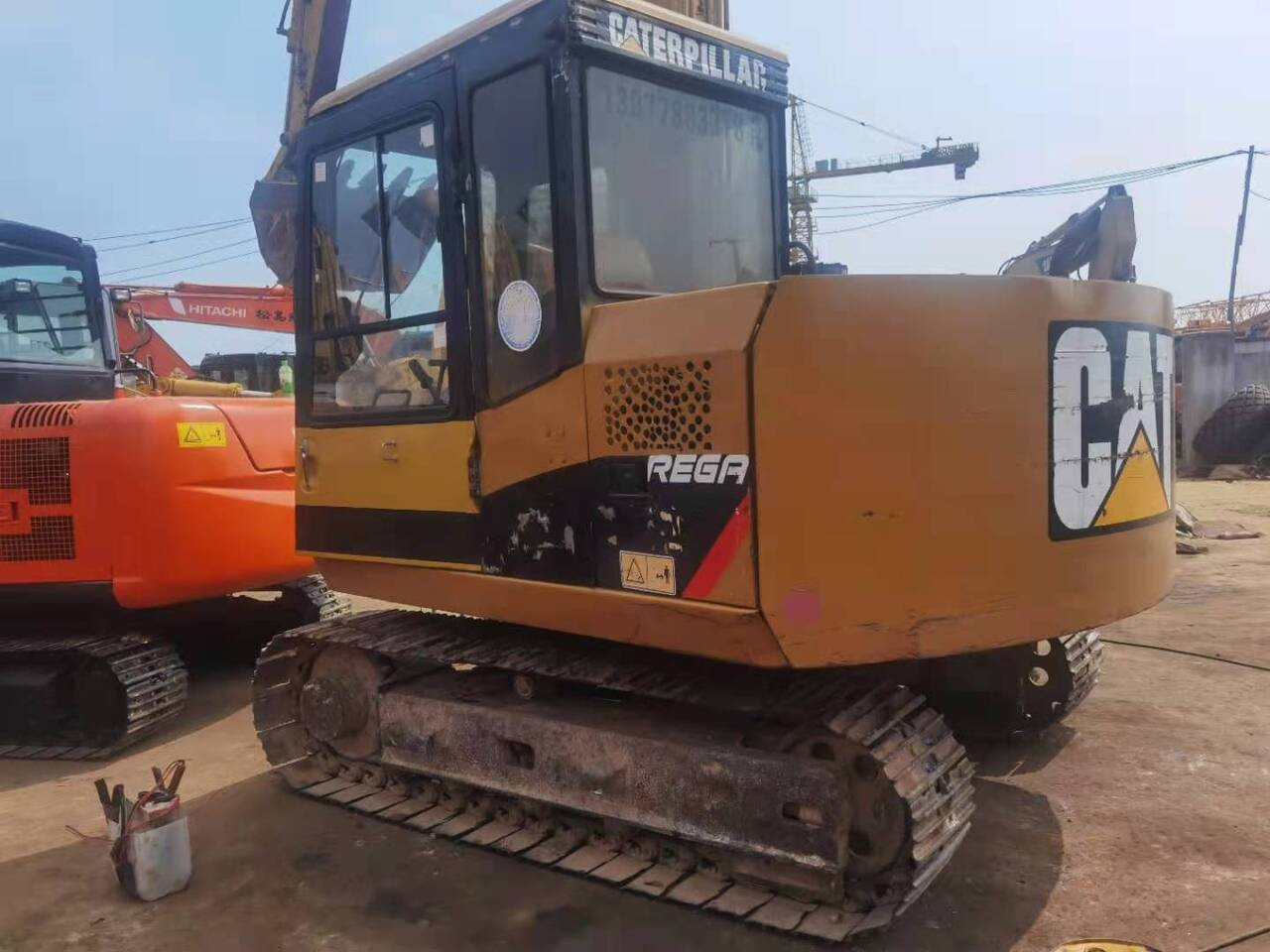 CATERPILLAR E70B - Pásové rýpadlo: obrázok 2 CATERPILLAR E70B - Pásové rýpadlo: obrázok 2