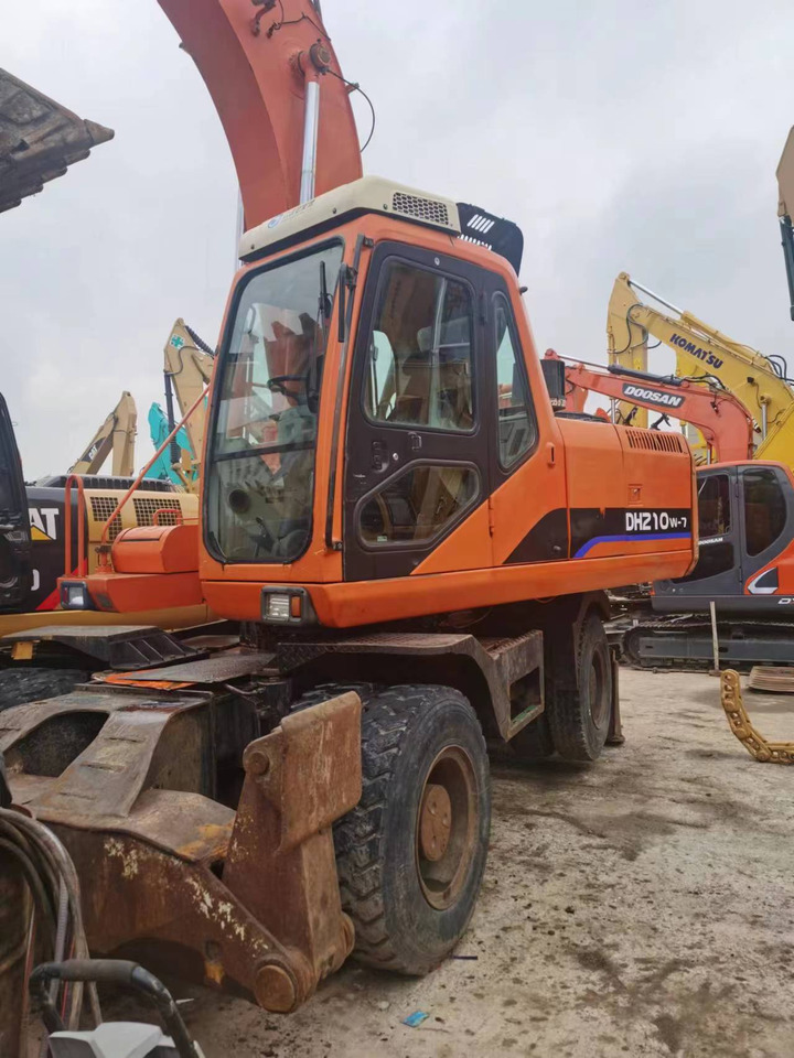 DOOSAN DH210W-7 - Kolesové rýpadlo: obrázok 3 DOOSAN DH210W-7 - Kolesové rýpadlo: obrázok 3