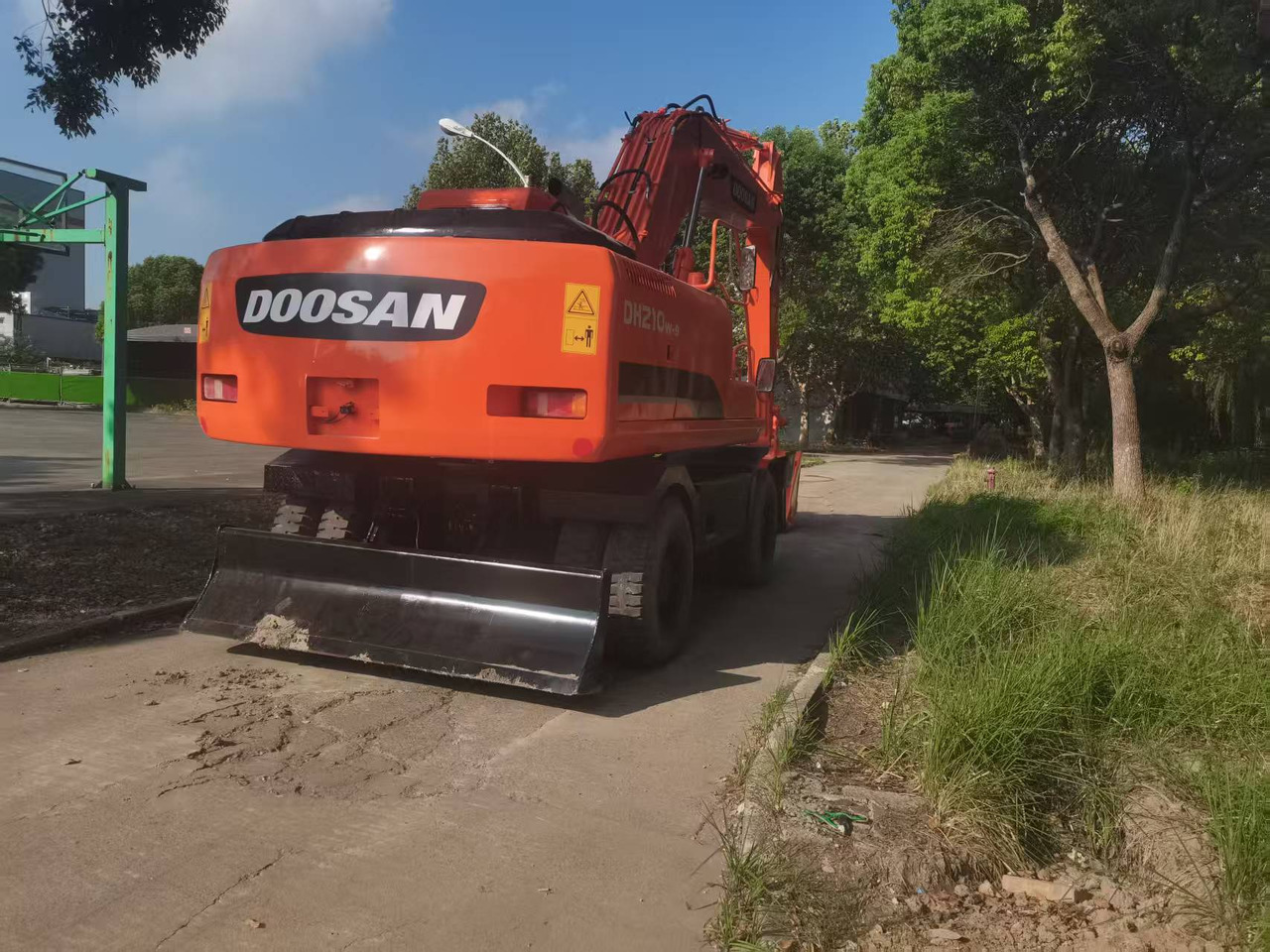 DOOSAN DH210W-9C - Kolesové rýpadlo: obrázok 4 DOOSAN DH210W-9C - Kolesové rýpadlo: obrázok 4