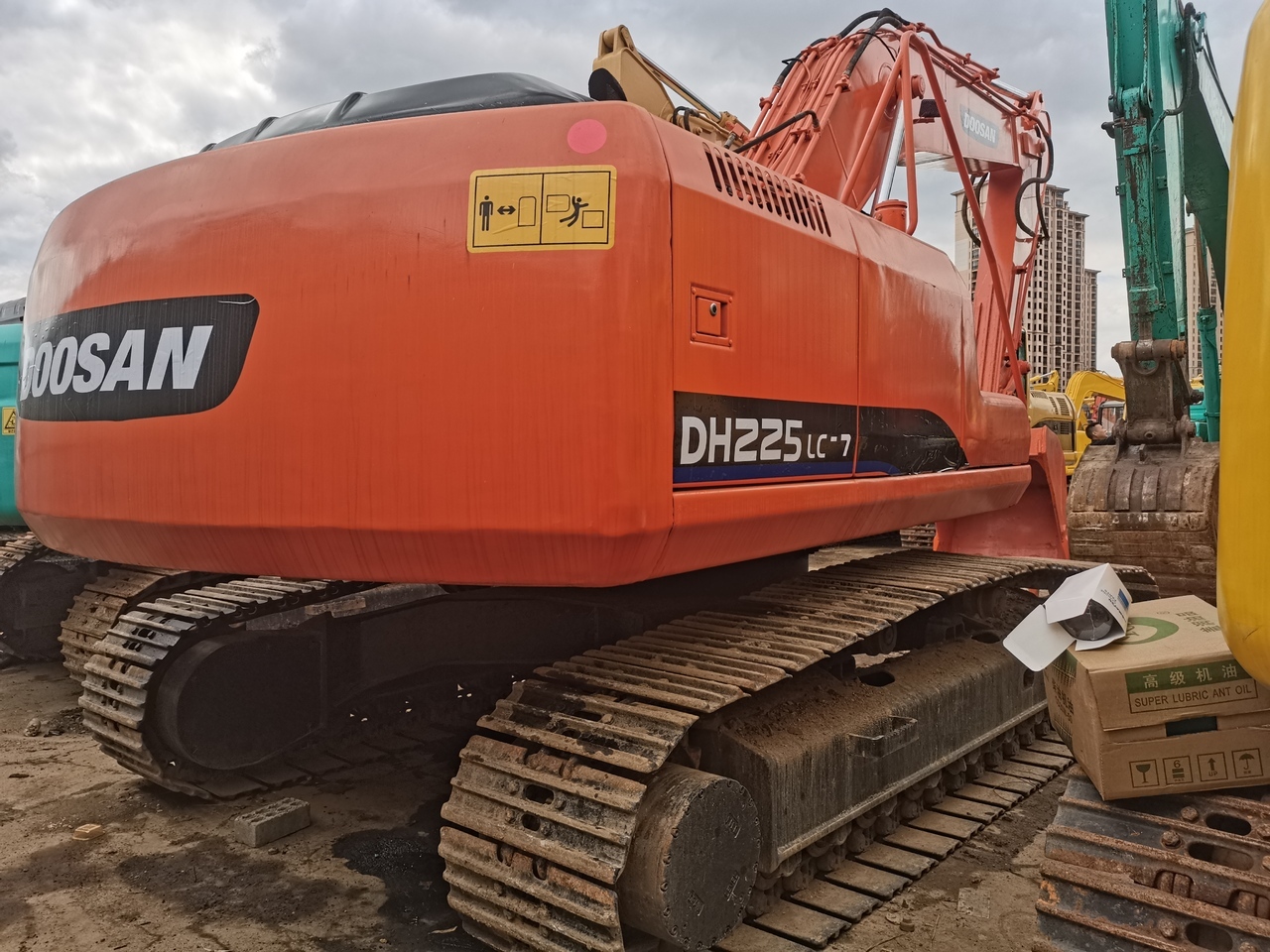 DOOSAN DH225LC-7 - Pásové rýpadlo: obrázok 1 DOOSAN DH225LC-7 - Pásové rýpadlo: obrázok 1