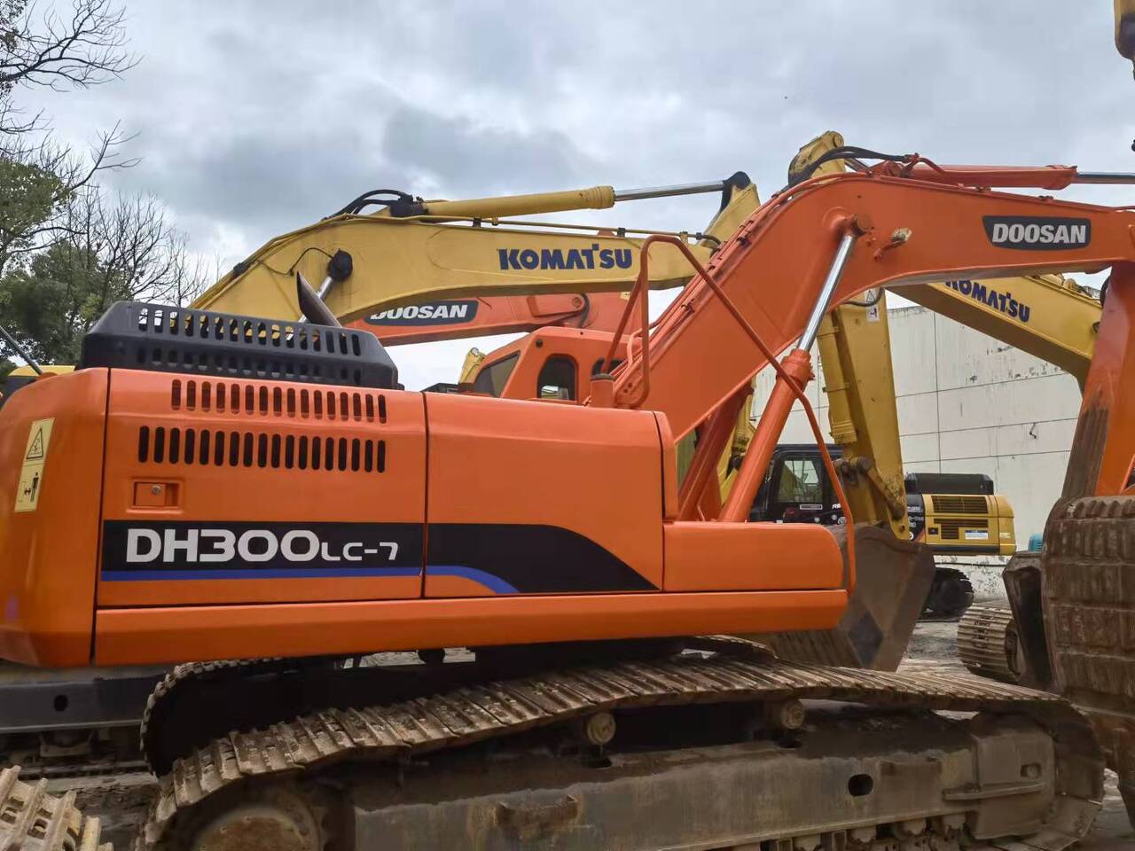 DOOSAN DH300 - Pásové rýpadlo: obrázok 2 DOOSAN DH300 - Pásové rýpadlo: obrázok 2