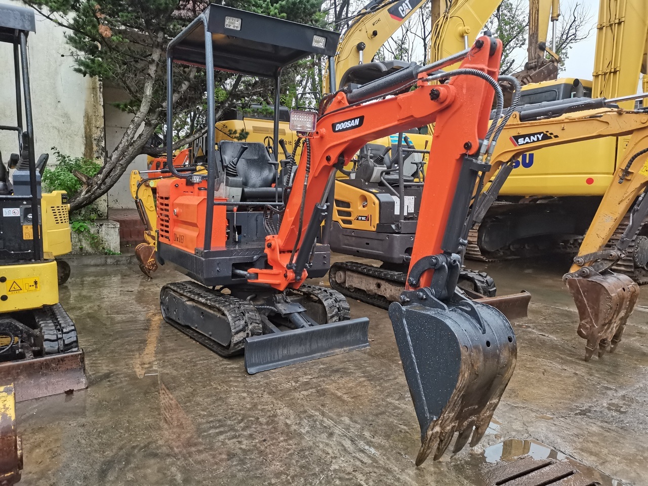 DOOSAN DX18 - Mini rýpadlo: obrázok 1 DOOSAN DX18 - Mini rýpadlo: obrázok 1