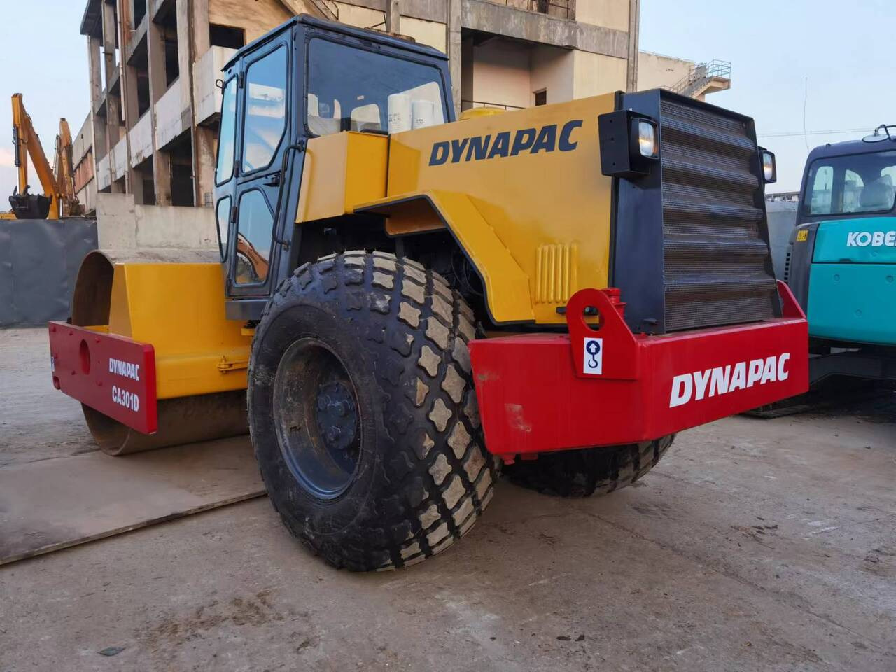 DYNAPAC CA301D-roller - Valec: obrázok 4 DYNAPAC CA301D-roller - Valec: obrázok 4