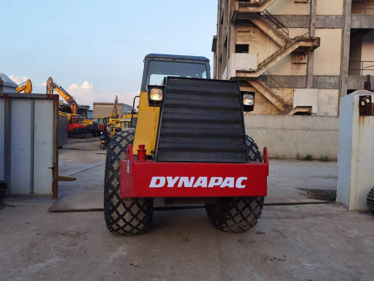 DYNAPAC CA301D-roller - Valec: obrázok 2 DYNAPAC CA301D-roller - Valec: obrázok 2