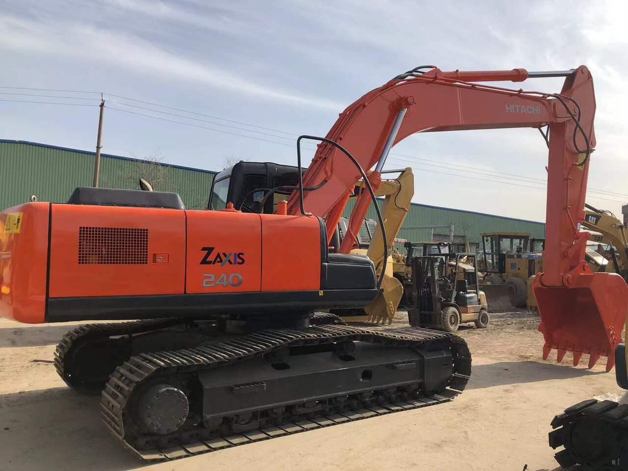 HITACHI ZX240 - Pásové rýpadlo: obrázok 2 HITACHI ZX240 - Pásové rýpadlo: obrázok 2