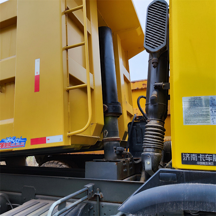 Sklápač HOWO HOWO 6x4 336hp-Yellow: obrázok 6 Sklápač HOWO HOWO 6x4 336hp-Yellow: obrázok 6