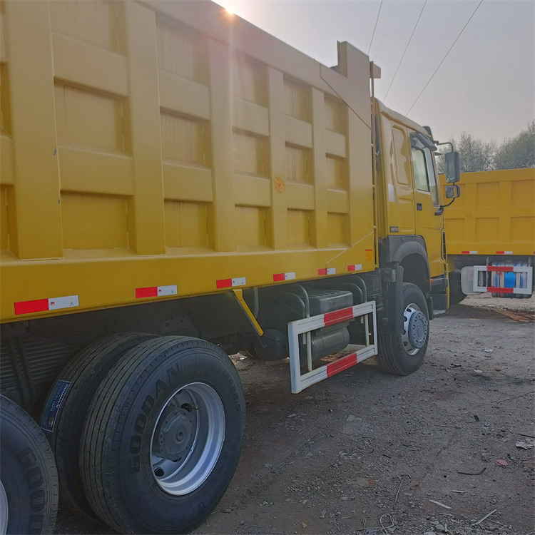 Leasing HOWO HOWO 6x4-375 truck tippers HOWO HOWO 6x4-375 truck tippers: obrázok 8 Leasing HOWO HOWO 6x4-375 truck tippers HOWO HOWO 6x4-375 truck tippers: obrázok 8