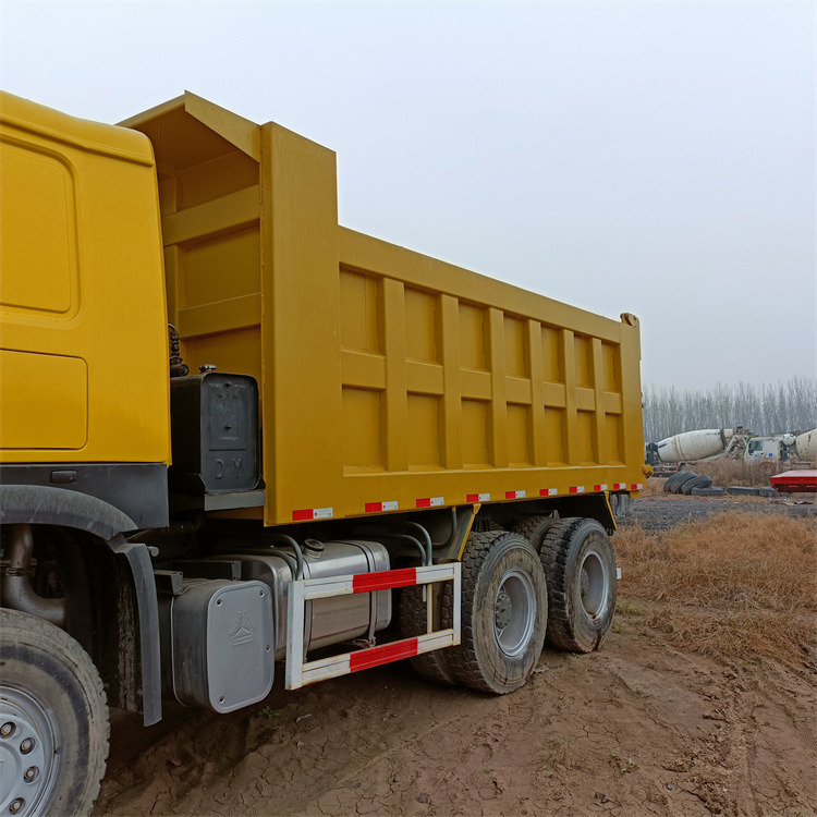 Leasing HOWO HOWO 6x4-375 truck tippers HOWO HOWO 6x4-375 truck tippers: obrázok 14 Leasing HOWO HOWO 6x4-375 truck tippers HOWO HOWO 6x4-375 truck tippers: obrázok 14