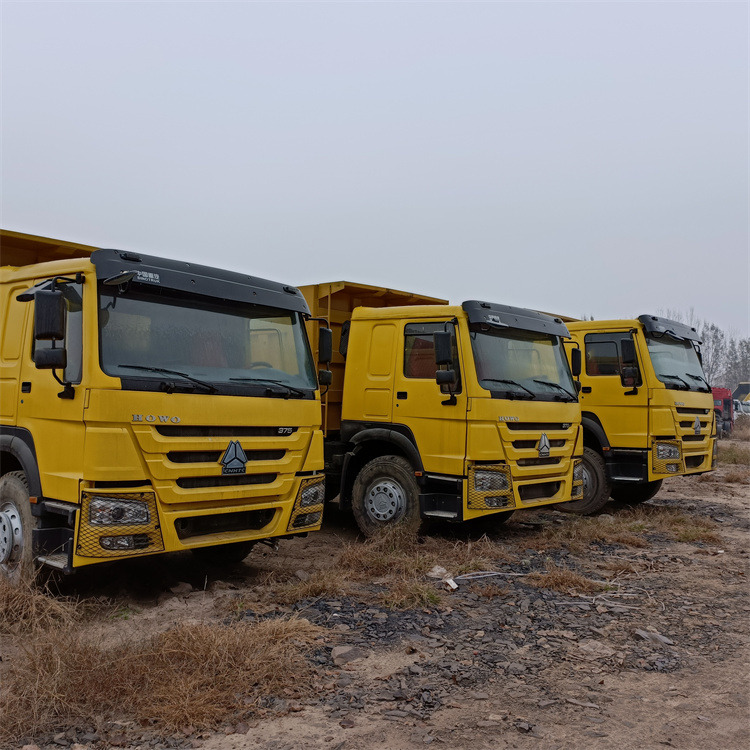 HOWO HOWO 6x4-375 truck tippers - Sklápač: obrázok 2 HOWO HOWO 6x4-375 truck tippers - Sklápač: obrázok 2