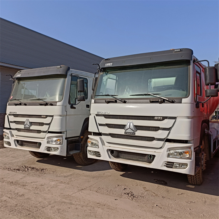 HOWO HOWO-mixer pump truck - Domiešavač s pumpou: obrázok 4 HOWO HOWO-mixer pump truck - Domiešavač s pumpou: obrázok 4