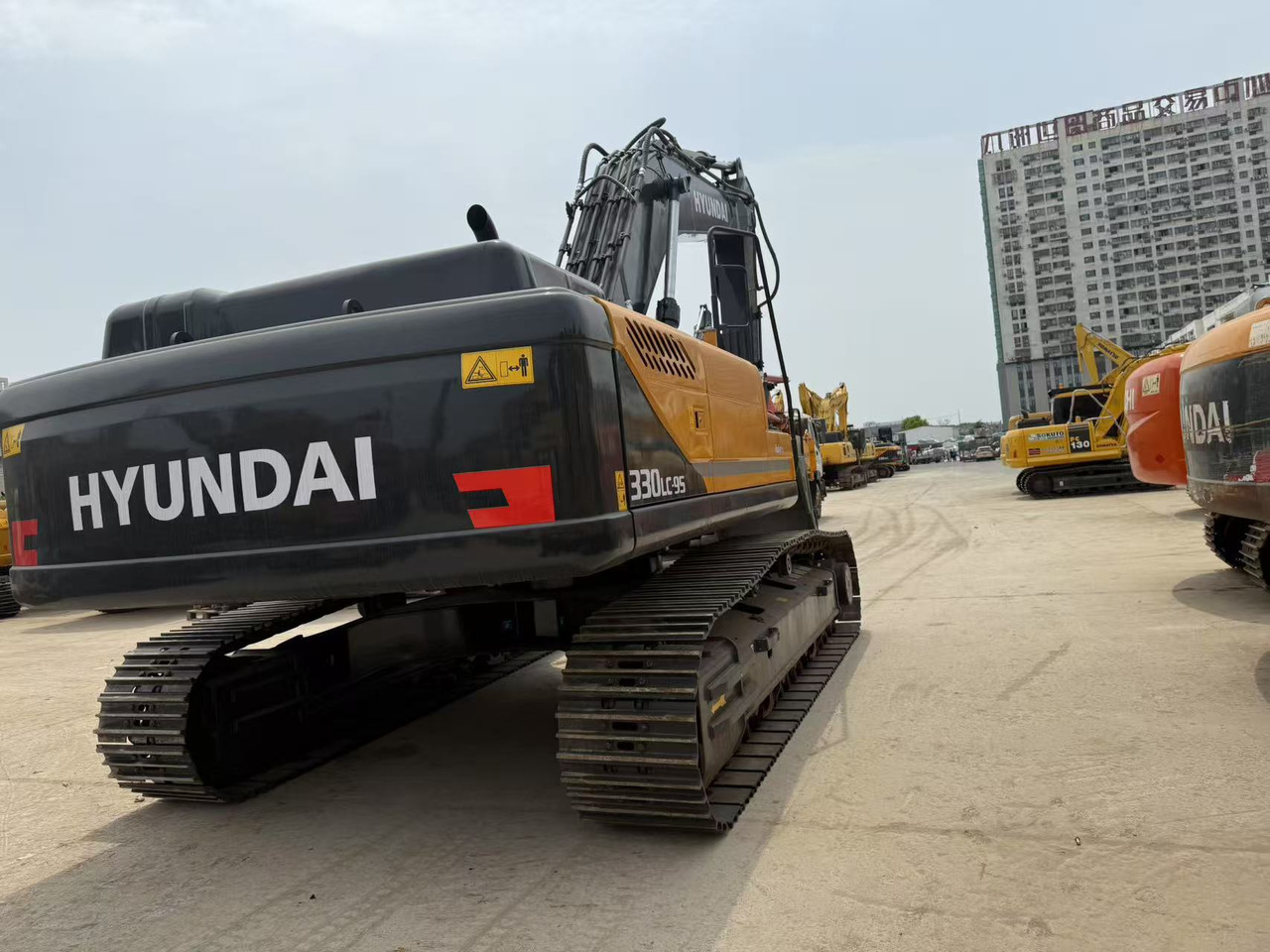 Hyundai R330LC-9S - Pásové rýpadlo: obrázok 4 Hyundai R330LC-9S - Pásové rýpadlo: obrázok 4