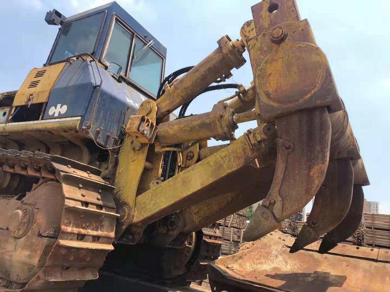 KOMATSU D155A-2 - Buldozér: obrázok 2 KOMATSU D155A-2 - Buldozér: obrázok 2
