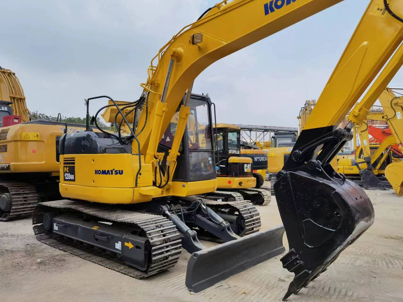 KOMATSU PC128 - Pásové rýpadlo: obrázok 4 KOMATSU PC128 - Pásové rýpadlo: obrázok 4