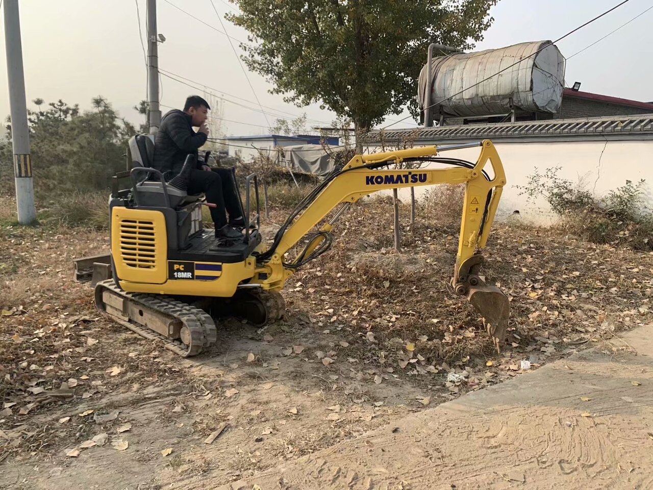 KOMATSU PC18MR - Pásové rýpadlo: obrázok 2 KOMATSU PC18MR - Pásové rýpadlo: obrázok 2