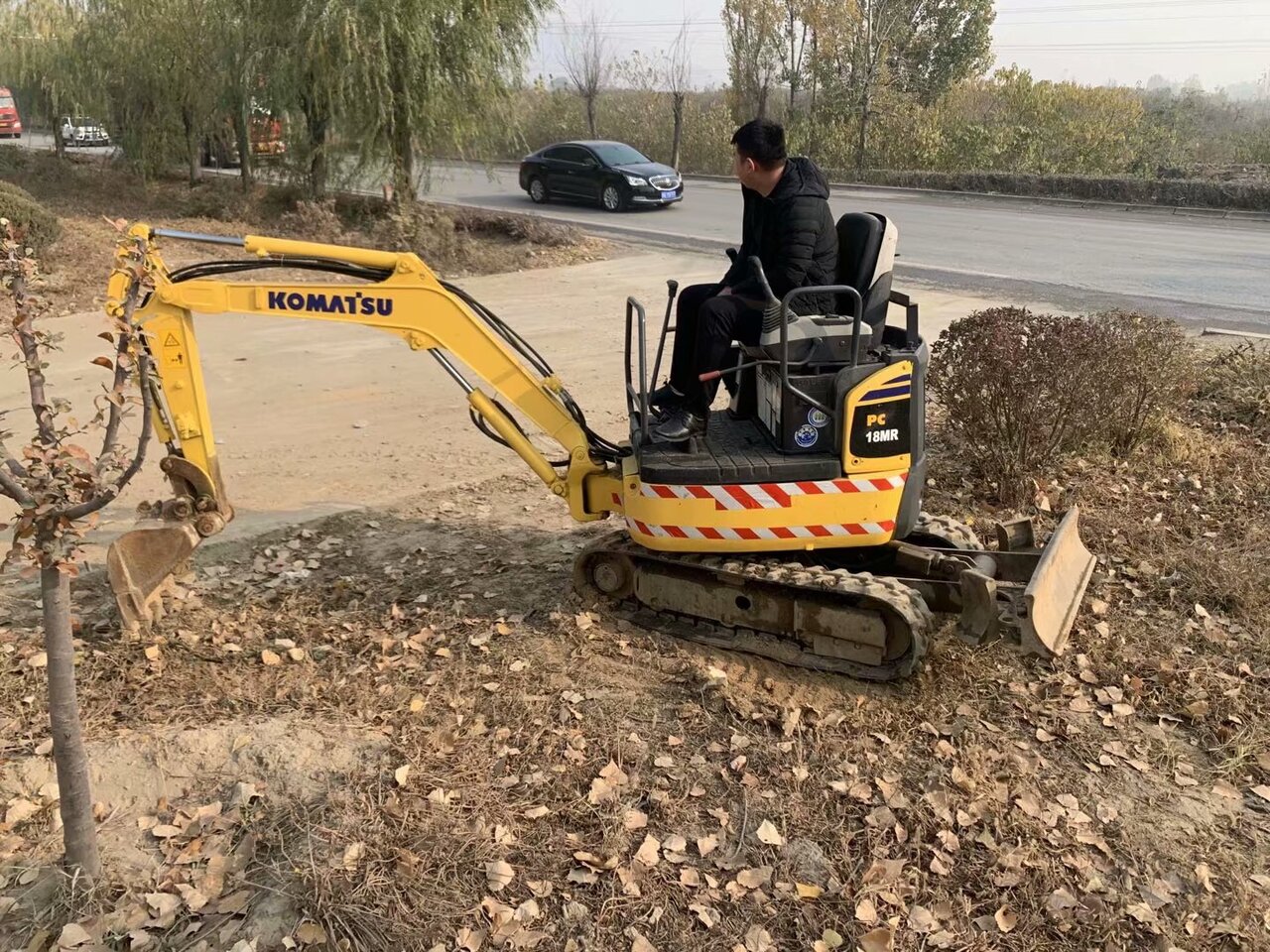 KOMATSU PC18MR - Pásové rýpadlo: obrázok 3 KOMATSU PC18MR - Pásové rýpadlo: obrázok 3