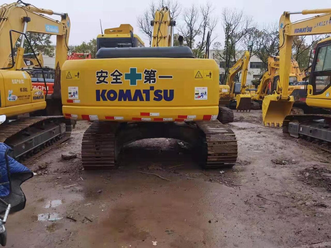KOMATSU PC200-7 - Pásové rýpadlo: obrázok 3 KOMATSU PC200-7 - Pásové rýpadlo: obrázok 3