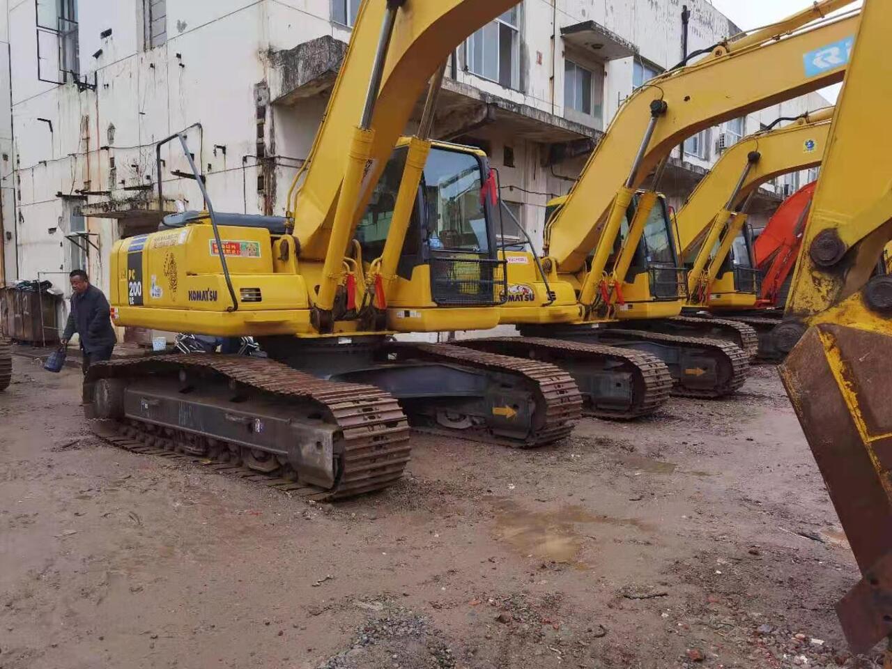 KOMATSU PC200-7 - Pásové rýpadlo: obrázok 4 KOMATSU PC200-7 - Pásové rýpadlo: obrázok 4