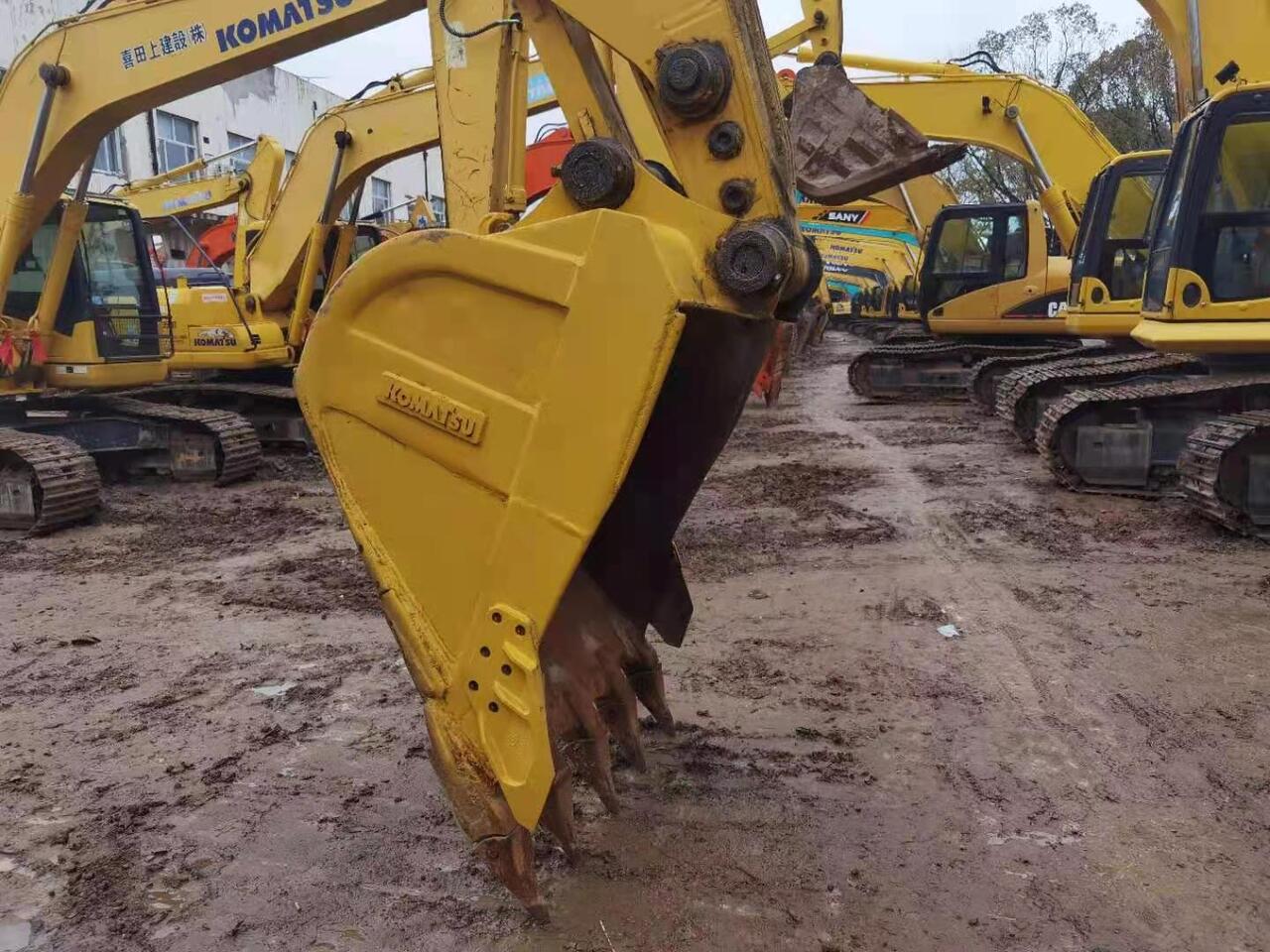 KOMATSU PC210-8 - Pásové rýpadlo: obrázok 4 KOMATSU PC210-8 - Pásové rýpadlo: obrázok 4