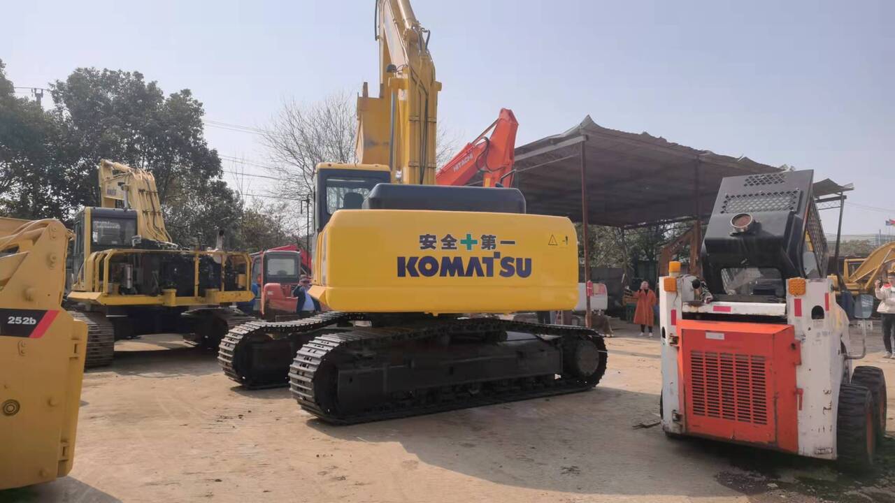 KOMATSU PC300-7 - Pásové rýpadlo: obrázok 4 KOMATSU PC300-7 - Pásové rýpadlo: obrázok 4