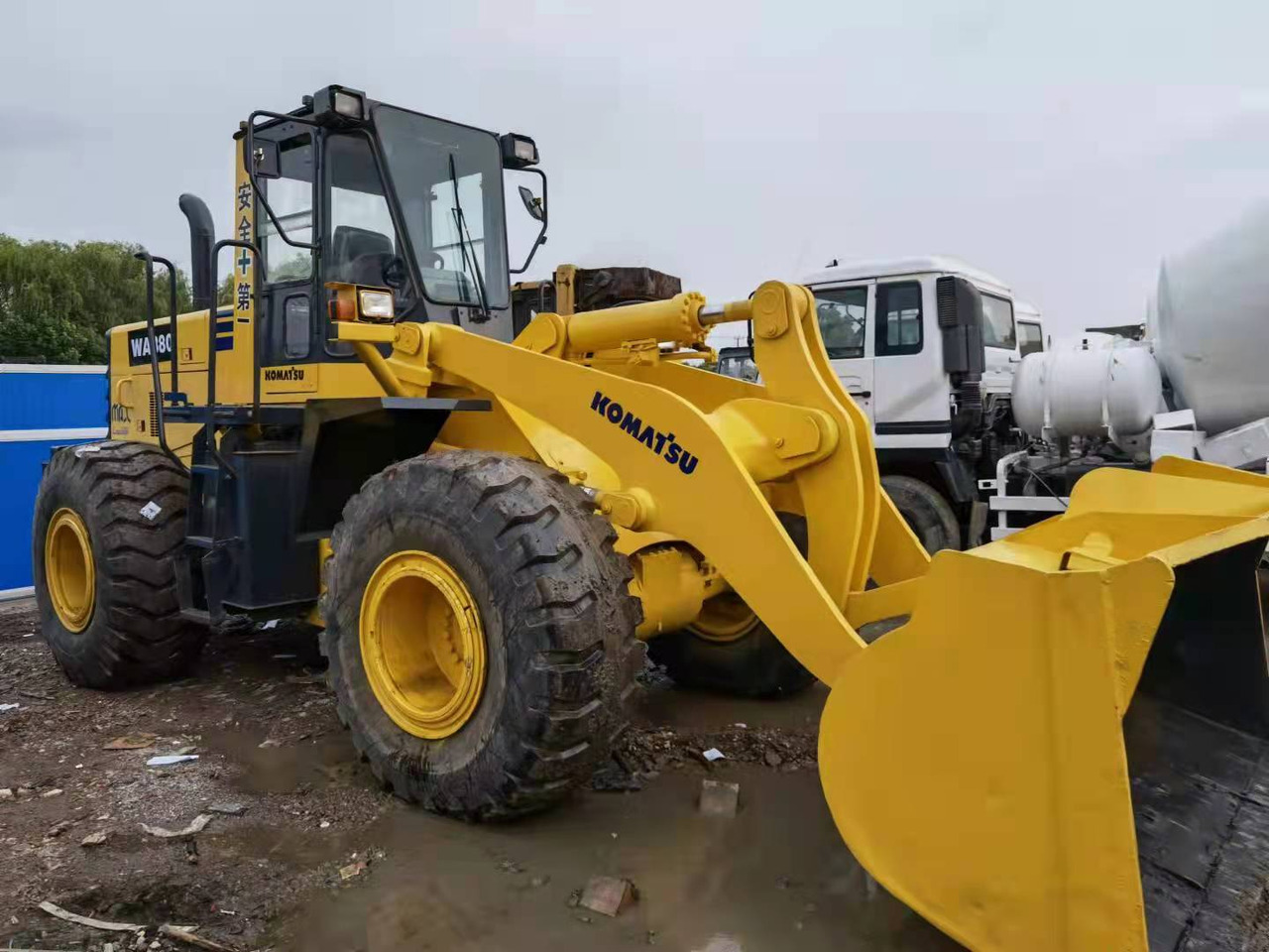 KOMATSU WA380 - Kolesový nakladač: obrázok 2 KOMATSU WA380 - Kolesový nakladač: obrázok 2