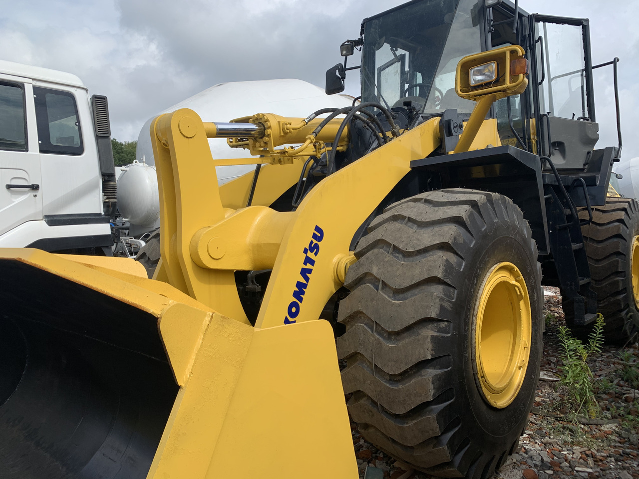 KOMATSU WA380Z - Kolesový nakladač: obrázok 4 KOMATSU WA380Z - Kolesový nakladač: obrázok 4