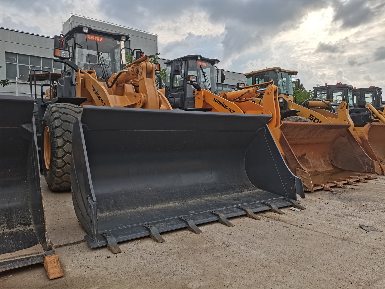 LONKING LG855N -wheel loader - Kolesový nakladač: obrázok 2 LONKING LG855N -wheel loader - Kolesový nakladač: obrázok 2