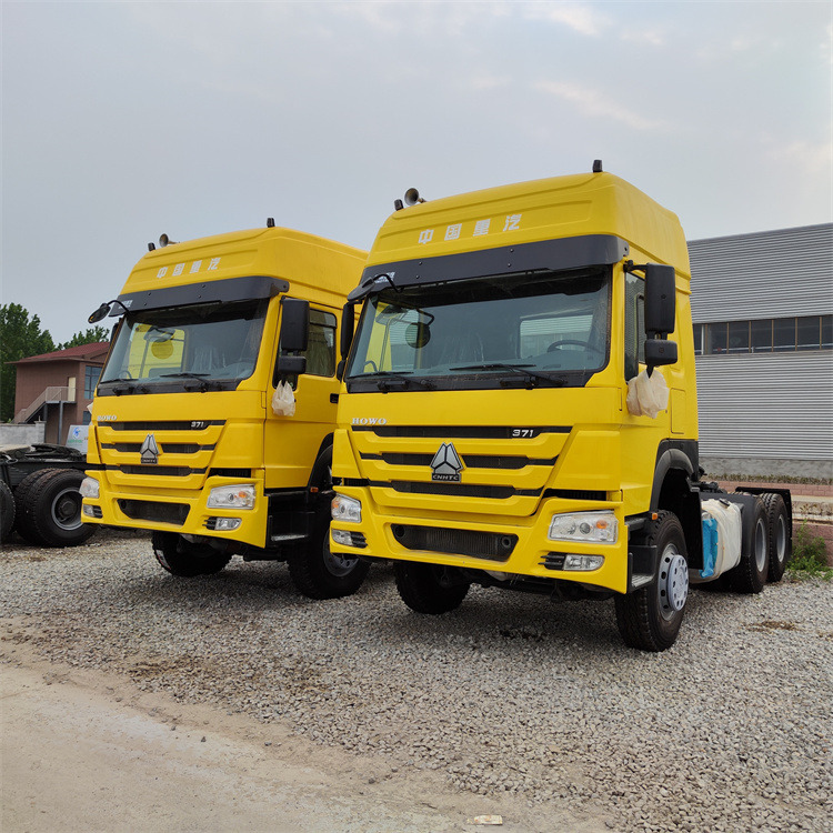 HOWO HOWO 6x4 371 tractor - Ťahač: obrázok 1 HOWO HOWO 6x4 371 tractor - Ťahač: obrázok 1