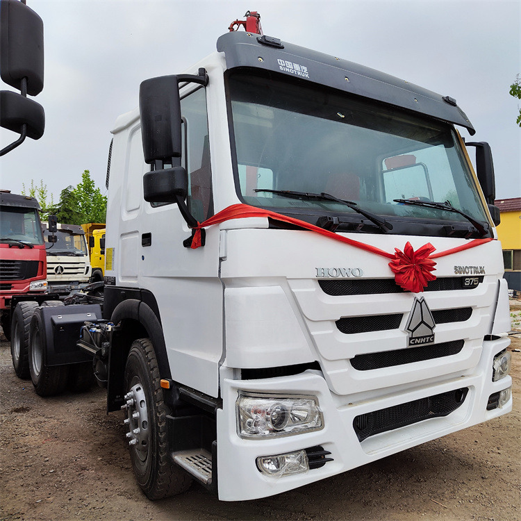 HOWO HOWO 6x4 375 tractor - Ťahač: obrázok 1 HOWO HOWO 6x4 375 tractor - Ťahač: obrázok 1