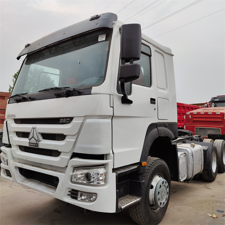 HOWO HOWO 6x4 380 tractor - Ťahač: obrázok 1 HOWO HOWO 6x4 380 tractor - Ťahač: obrázok 1