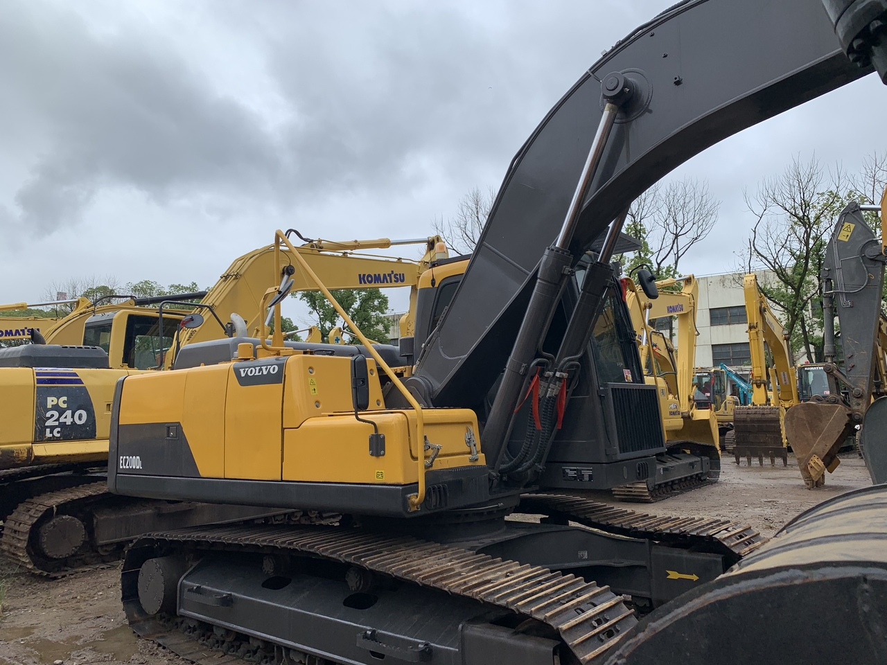 VOLVO EC200DL - Pásové rýpadlo: obrázok 4 VOLVO EC200DL - Pásové rýpadlo: obrázok 4