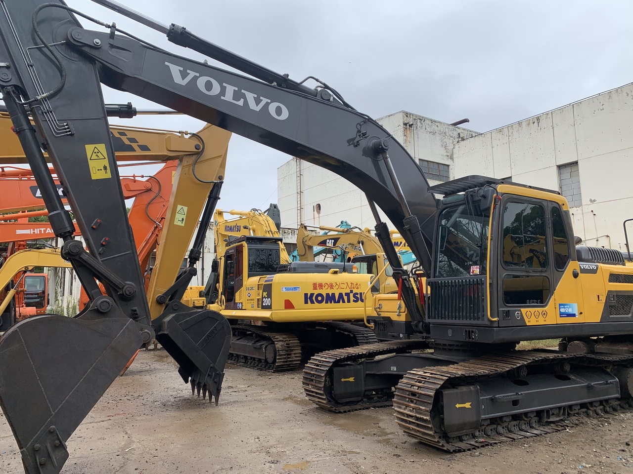 VOLVO EC200DL - Pásové rýpadlo: obrázok 3 VOLVO EC200DL - Pásové rýpadlo: obrázok 3