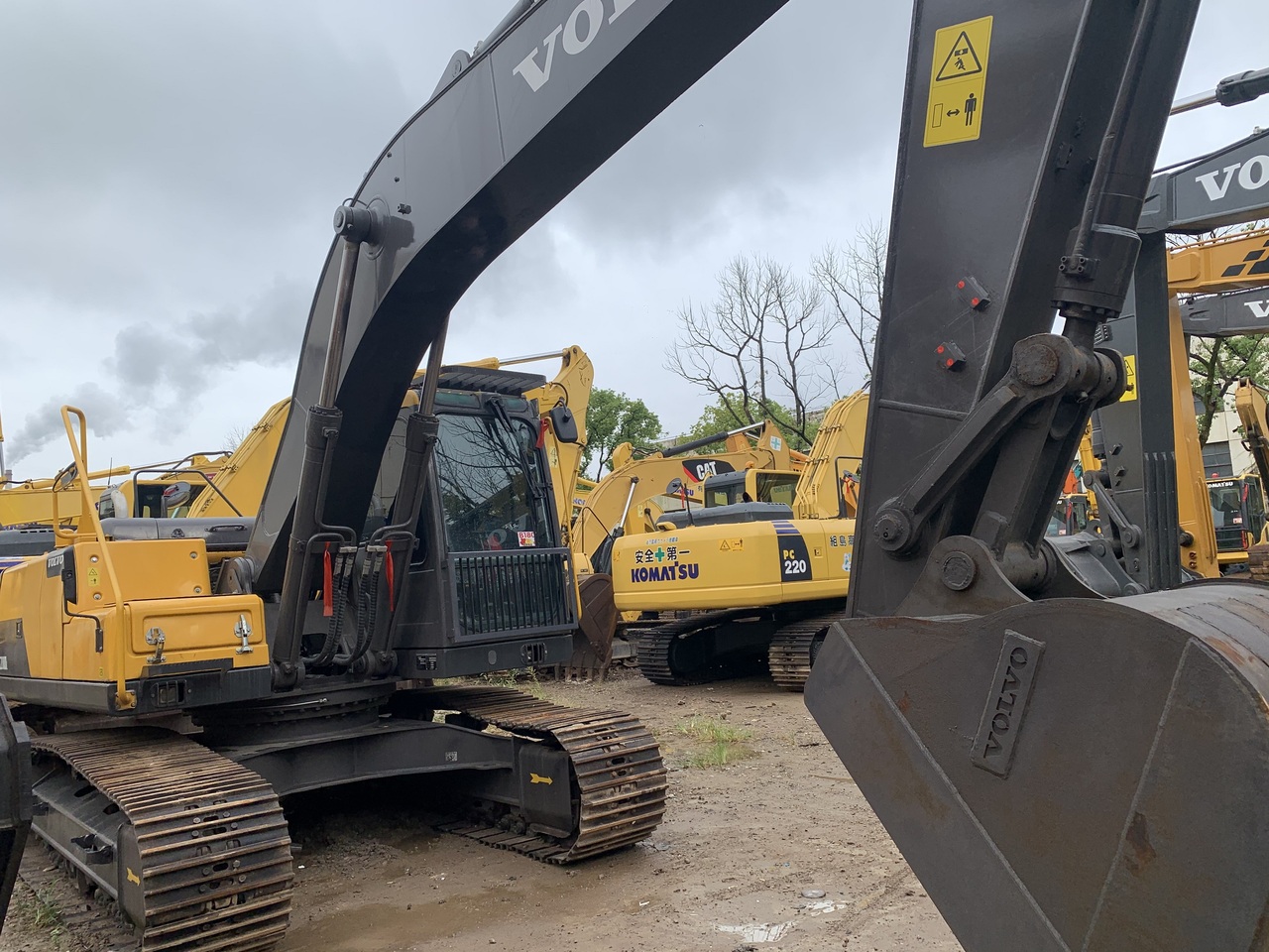 VOLVO EC200DL - Pásové rýpadlo: obrázok 2 VOLVO EC200DL - Pásové rýpadlo: obrázok 2