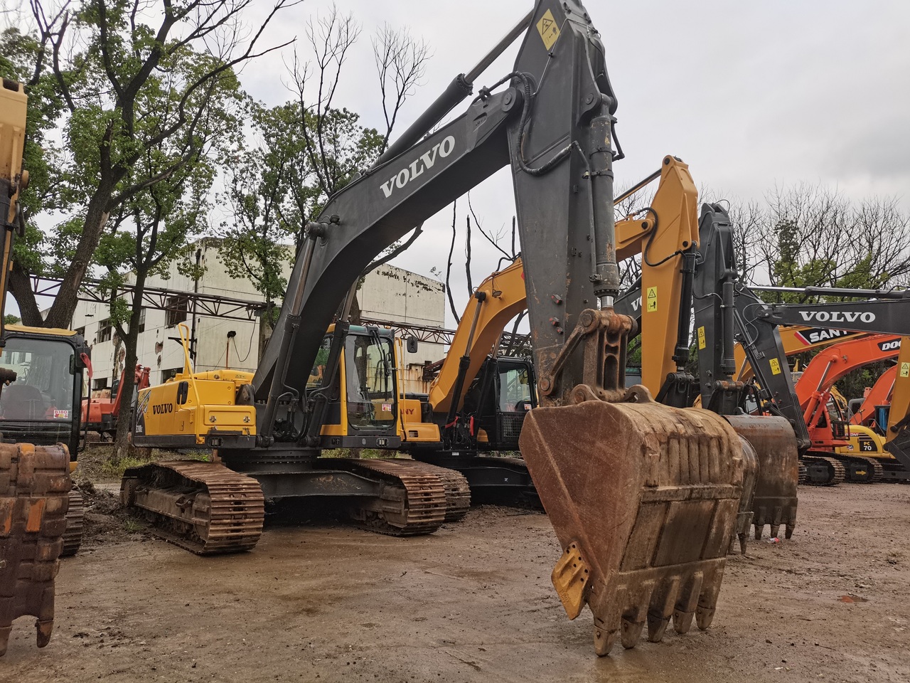 VOLVO EC290BLC - Pásové rýpadlo: obrázok 3 VOLVO EC290BLC - Pásové rýpadlo: obrázok 3