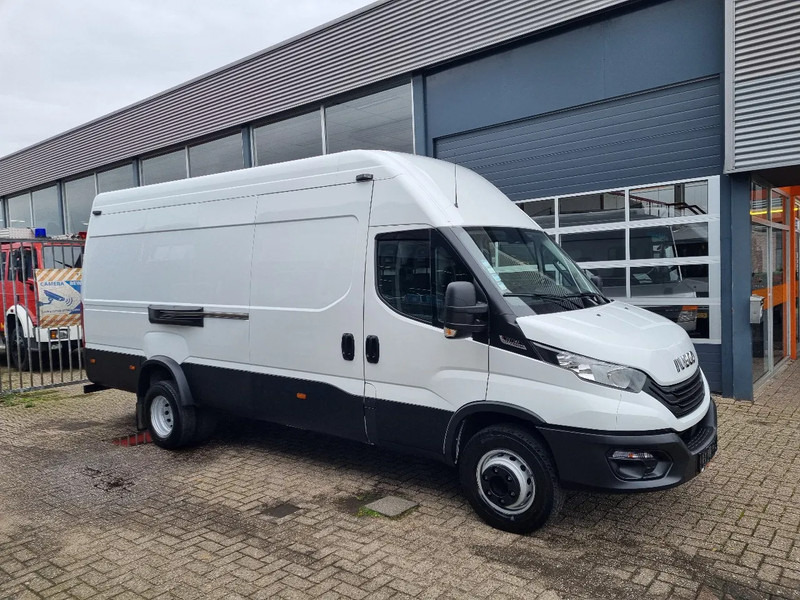 Iveco Daily 70C18 3.0D L4H3 Hi-Matic Euro 6 GVW 7000 kg - Furgon: obrázok 1 Iveco Daily 70C18 3.0D L4H3 Hi-Matic Euro 6 GVW 7000 kg - Furgon: obrázok 1