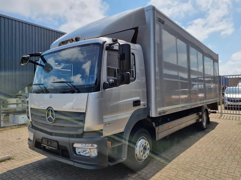 Mercedes-Benz Atego 1218 Koffer/ Ladebordwand/ Airco/ Grau Metallic - Skříňový nákladní auto: obrázok 5 Mercedes-Benz Atego 1218 Koffer/ Ladebordwand/ Airco/ Grau Metallic - Skříňový nákladní auto: obrázok 5