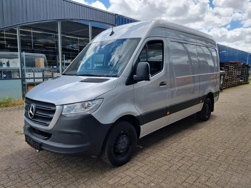 Mercedes-Benz Sprinter 316 CDI 163 PK L2H2 EURO 6C - Furgon: obrázok 4 Mercedes-Benz Sprinter 316 CDI 163 PK L2H2 EURO 6C - Furgon: obrázok 4