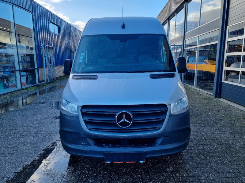 Mercedes-Benz Sprinter 316 CDI L2H2 2.2 CDI RWD Euro 6C - Furgon: obrázok 3 Mercedes-Benz Sprinter 316 CDI L2H2 2.2 CDI RWD Euro 6C - Furgon: obrázok 3