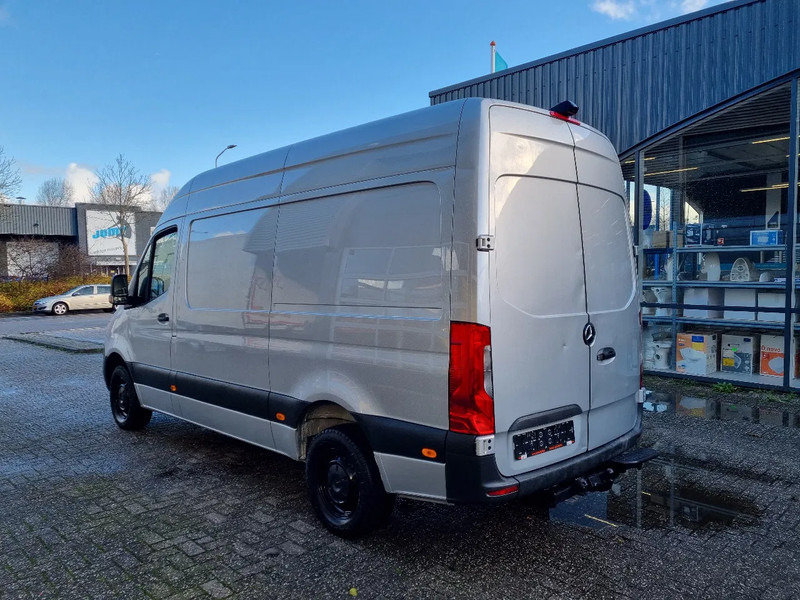 Mercedes-Benz Sprinter 316 CDI L2H2 2.2 CDI RWD Euro 6C - Furgon: obrázok 5 Mercedes-Benz Sprinter 316 CDI L2H2 2.2 CDI RWD Euro 6C - Furgon: obrázok 5