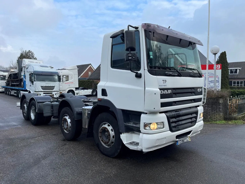 DAF CF 85.430 EURO 3 8X2 CHASSIS - Podvozek s kabinou: obrázok 4 DAF CF 85.430 EURO 3 8X2 CHASSIS - Podvozek s kabinou: obrázok 4