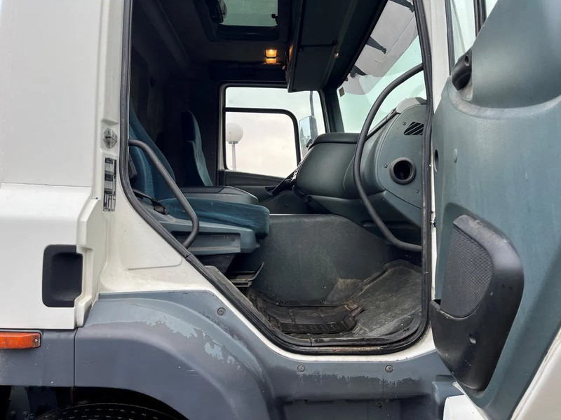DAF CF 85.430 EURO 3 8X2 CHASSIS - Podvozek s kabinou: obrázok 5 DAF CF 85.430 EURO 3 8X2 CHASSIS - Podvozek s kabinou: obrázok 5