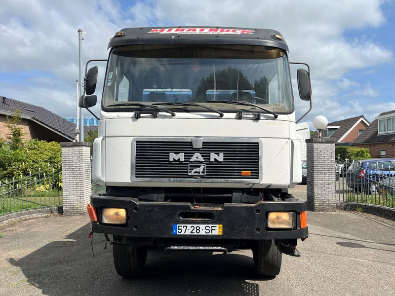 MAN 35.372 35 302 8X6 KIPPER MANUAL ZF GEARBOX FULL STEEL SPRING - Sklápač: obrázok 2 MAN 35.372 35 302 8X6 KIPPER MANUAL ZF GEARBOX FULL STEEL SPRING - Sklápač: obrázok 2