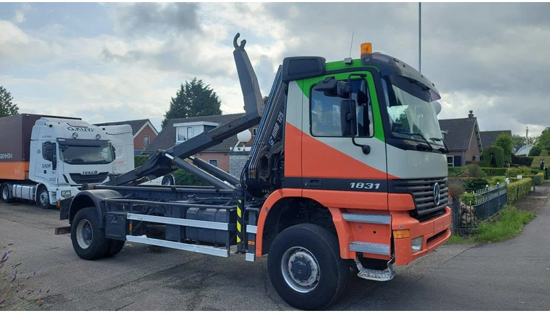 Mercedes-Benz Actros 1831 1931 4X4 Crane Container system - Auto s hydraulickou rukou: obrázok 4 Mercedes-Benz Actros 1831 1931 4X4 Crane Container system - Auto s hydraulickou rukou: obrázok 4