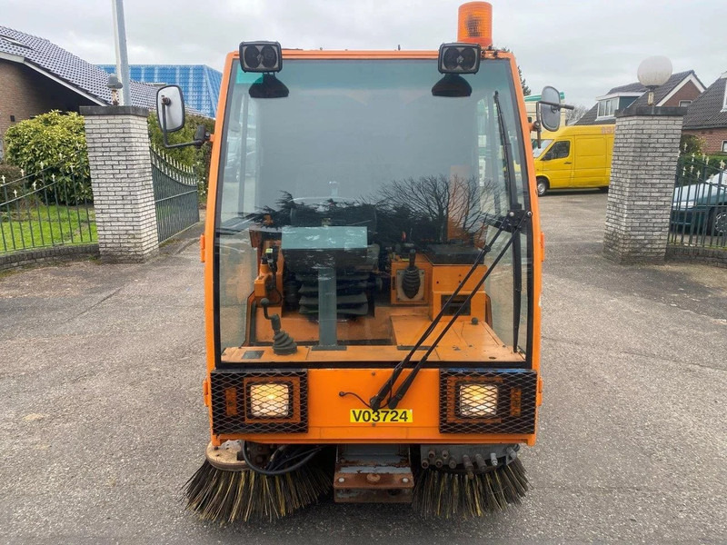 Nilfisk MFH2200 SWEEPER MFH 2200 CLEANER - Priemyselný zametací stroj: obrázok 2 Nilfisk MFH2200 SWEEPER MFH 2200 CLEANER - Priemyselný zametací stroj: obrázok 2