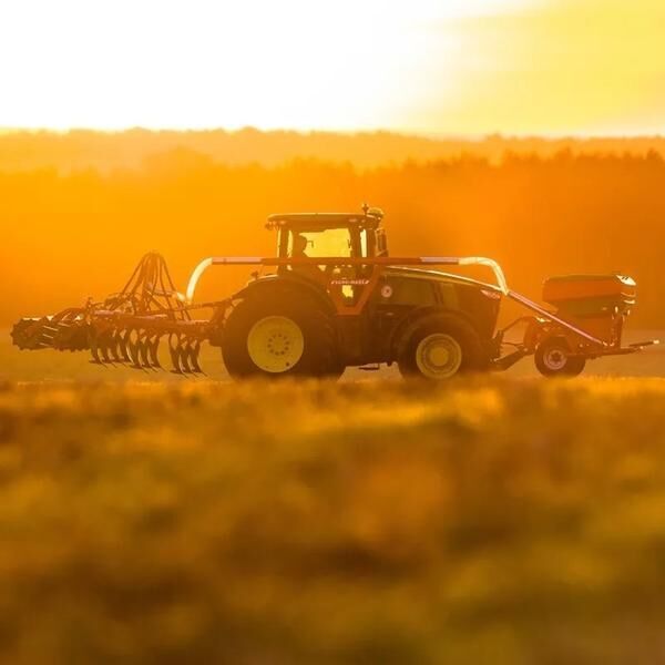 AGRO-MASZ IKAR - PNEUMATYCZNY SIEWNIK ZBOŻOWY (FRONTOWY) - Rozmetač hnojiva: obrázok 1 AGRO-MASZ IKAR - PNEUMATYCZNY SIEWNIK ZBOŻOWY (FRONTOWY) - Rozmetač hnojiva: obrázok 1