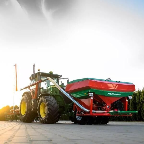 AGRO-MASZ IKAR - PNEUMATYCZNY SIEWNIK ZBOŻOWY (FRONTOWY) - Rozmetač hnojiva: obrázok 2 AGRO-MASZ IKAR - PNEUMATYCZNY SIEWNIK ZBOŻOWY (FRONTOWY) - Rozmetač hnojiva: obrázok 2