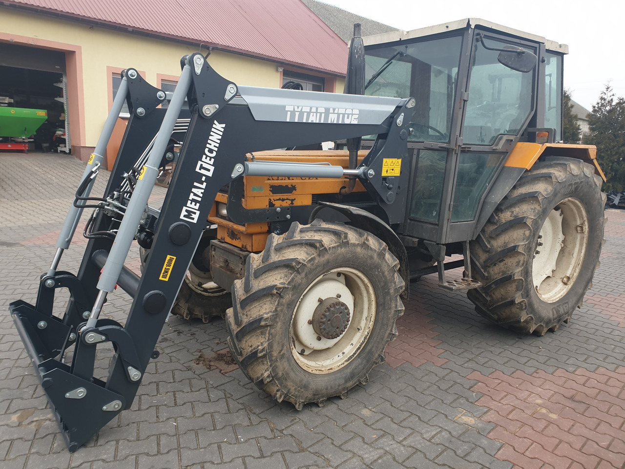 Metal-Technik Ładowacz czołowy do Ursus MT-02 - Predný nakladač na traktor pre Traktor: obrázok 1 Metal-Technik Ładowacz czołowy do Ursus MT-02 - Predný nakladač na traktor pre Traktor: obrázok 1