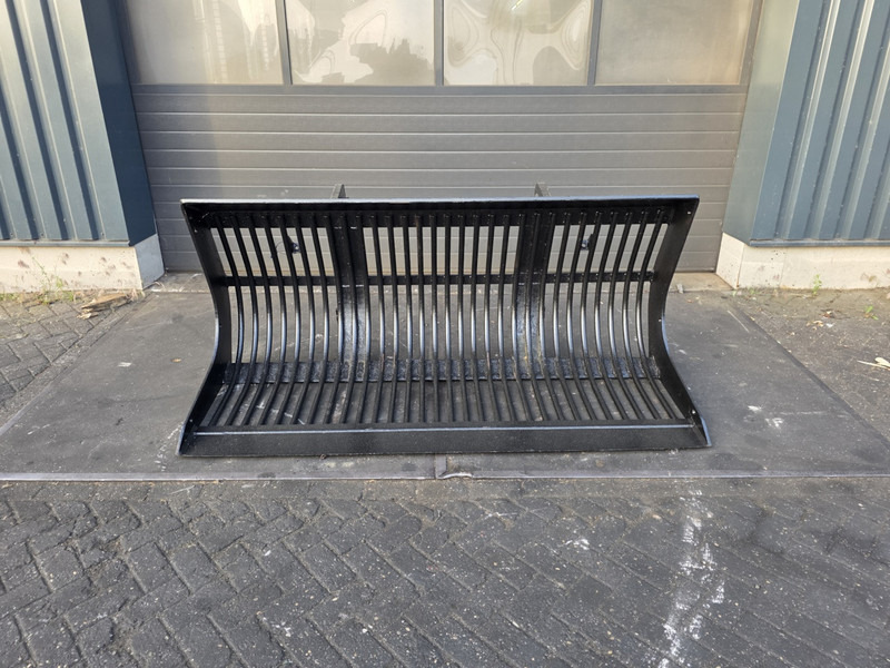 Puinbak volvo l40 shovelbak puinbak mat nielen puinbak riekbak volvo l40 - Lyžica pre Poľnohospodárske stroje: obrázok 1 Puinbak volvo l40 shovelbak puinbak mat nielen puinbak riekbak volvo l40 - Lyžica pre Poľnohospodárske stroje: obrázok 1