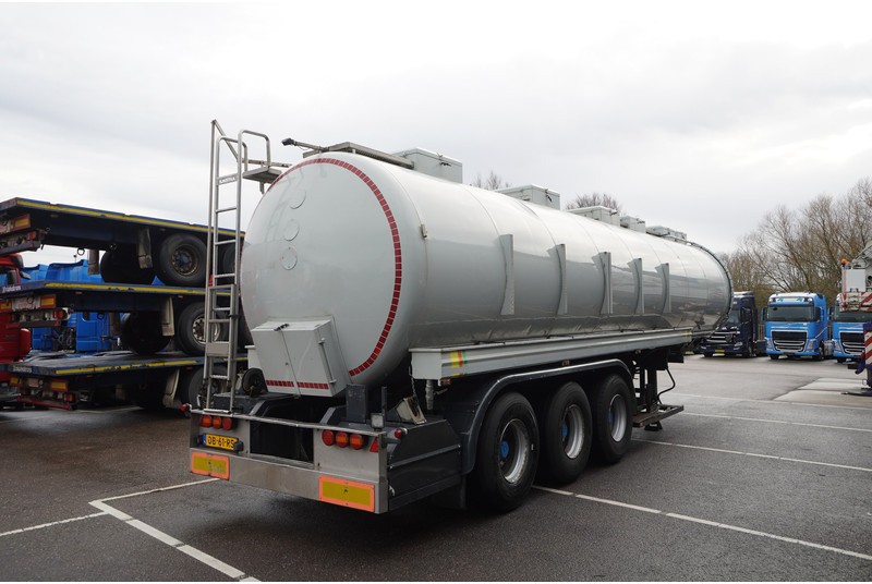 Dijkstra 3 AXLE TANK TRAILER 36 M3 - Cisternový náves: obrázok 4 Dijkstra 3 AXLE TANK TRAILER 36 M3 - Cisternový náves: obrázok 4